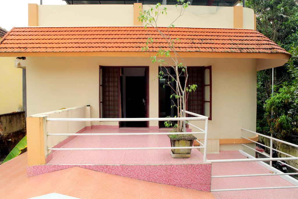 Bed and Breakfast Das Residency Коччи Экстерьер фото