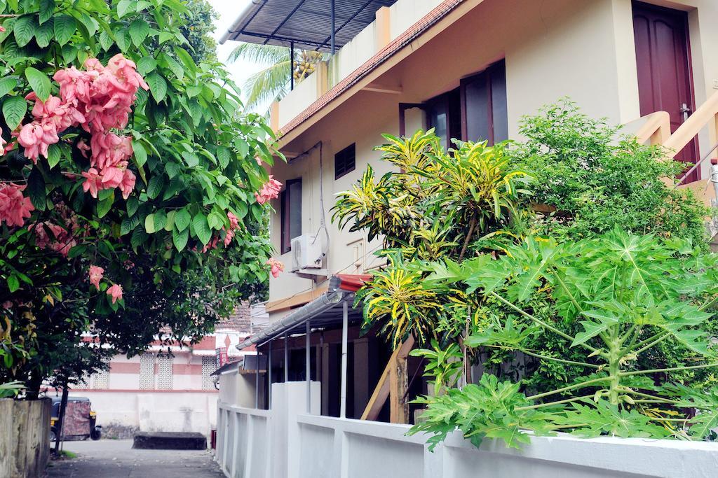 Bed and Breakfast Das Residency Коччи Экстерьер фото